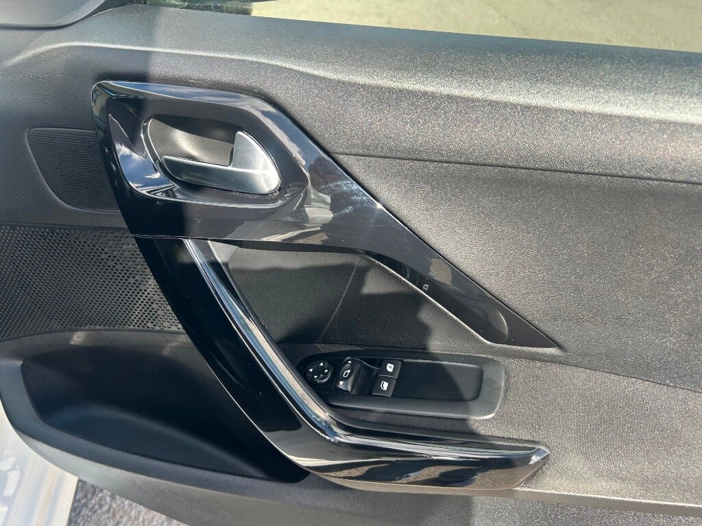 Used Peugeot 208 2016 for sale - 78219662: Photo 17