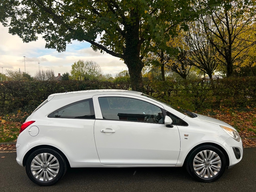 Used Vauxhall Corsa 2012 for sale - 76358310: Photo 3