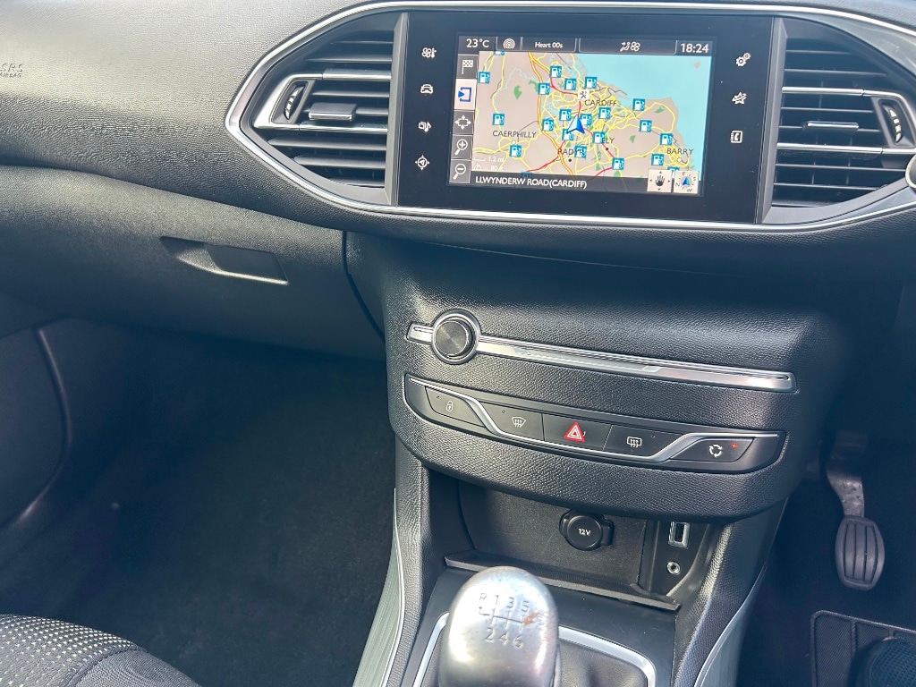 Used Peugeot 308 2017 for sale - 76230562: Photo 12