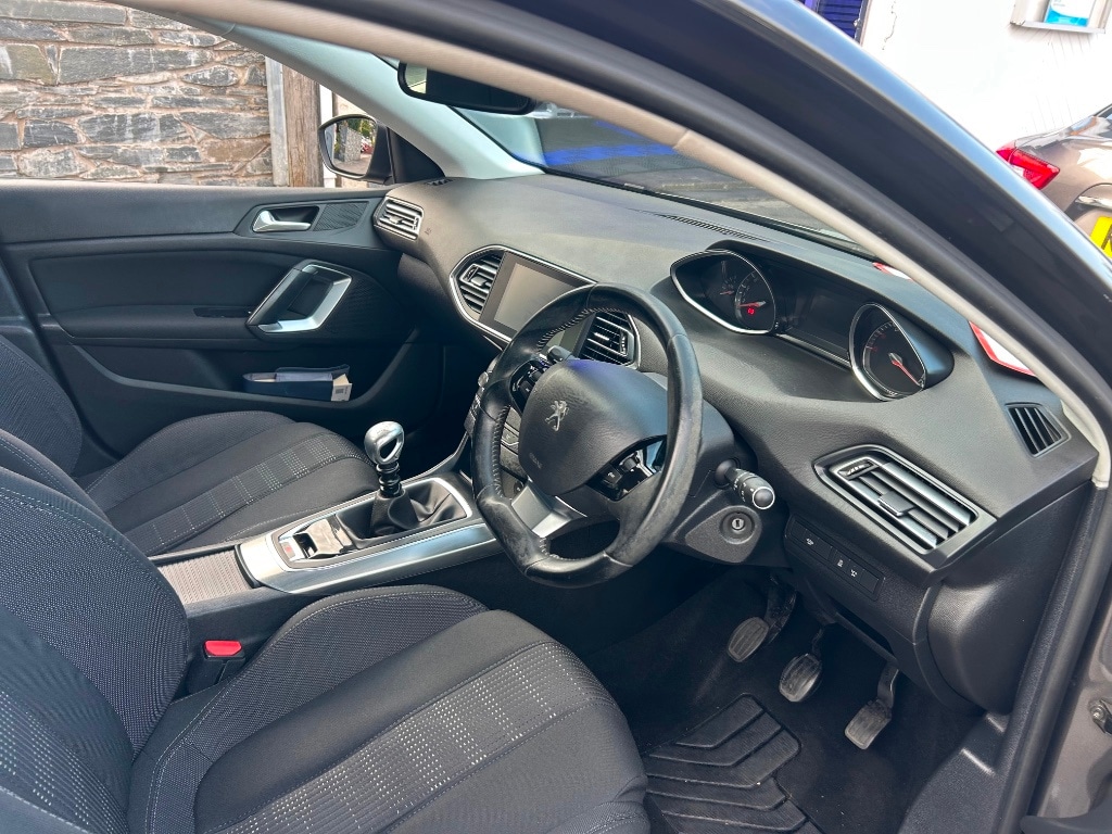 Used Peugeot 308 2017 for sale - 76230562: Photo 13