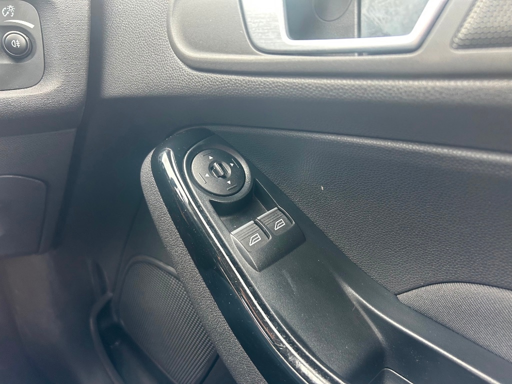 Used Ford Fiesta 2015 for sale - 76198674: Photo 10