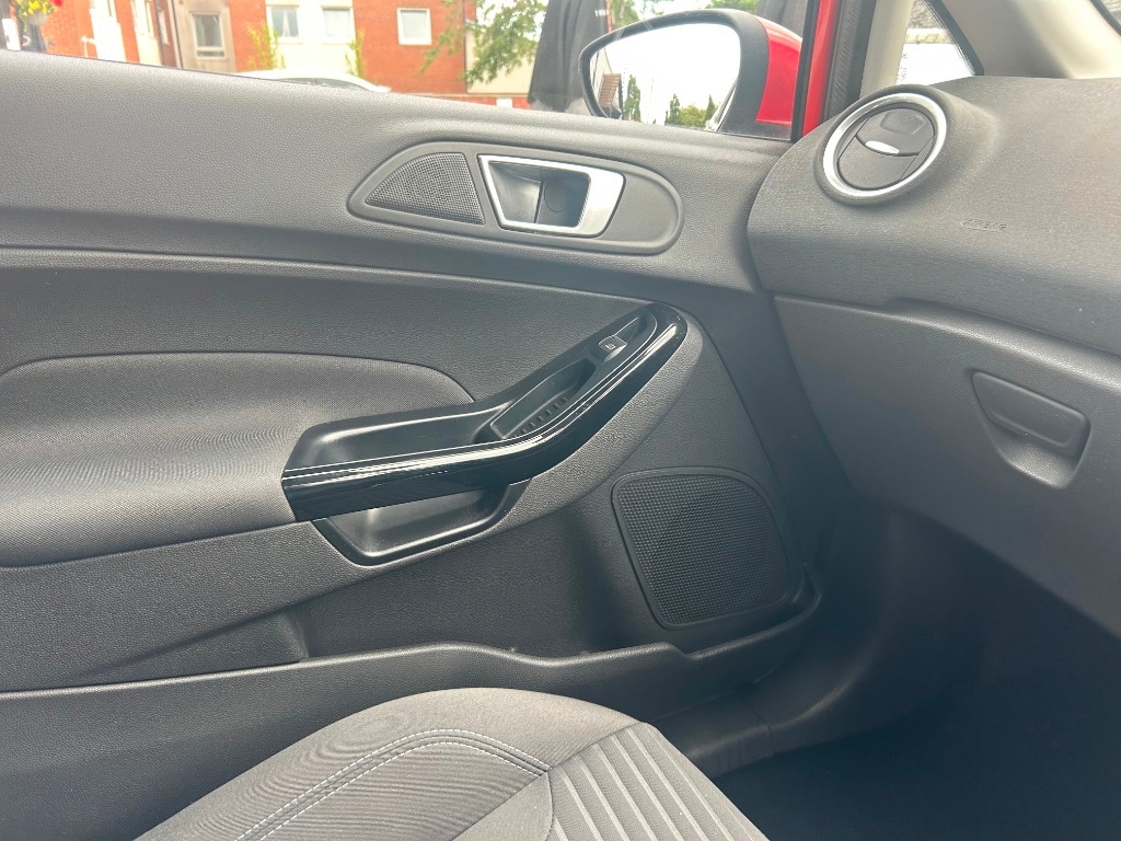 Used Ford Fiesta 2015 for sale - 76198674: Photo 8