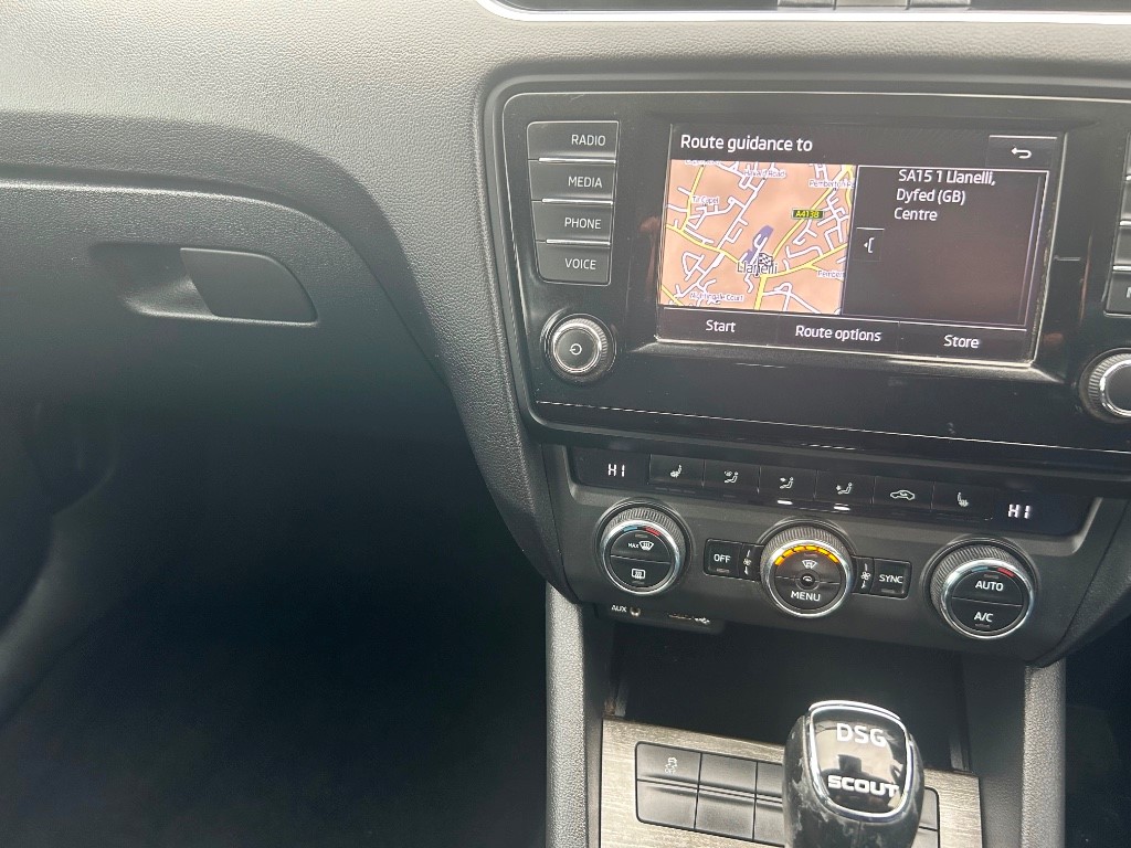 Used Skoda Octavia 2015 for sale - 76230556: Photo 15