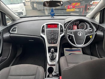 Used Vauxhall Astra 2015 for sale - 77574853: Photo