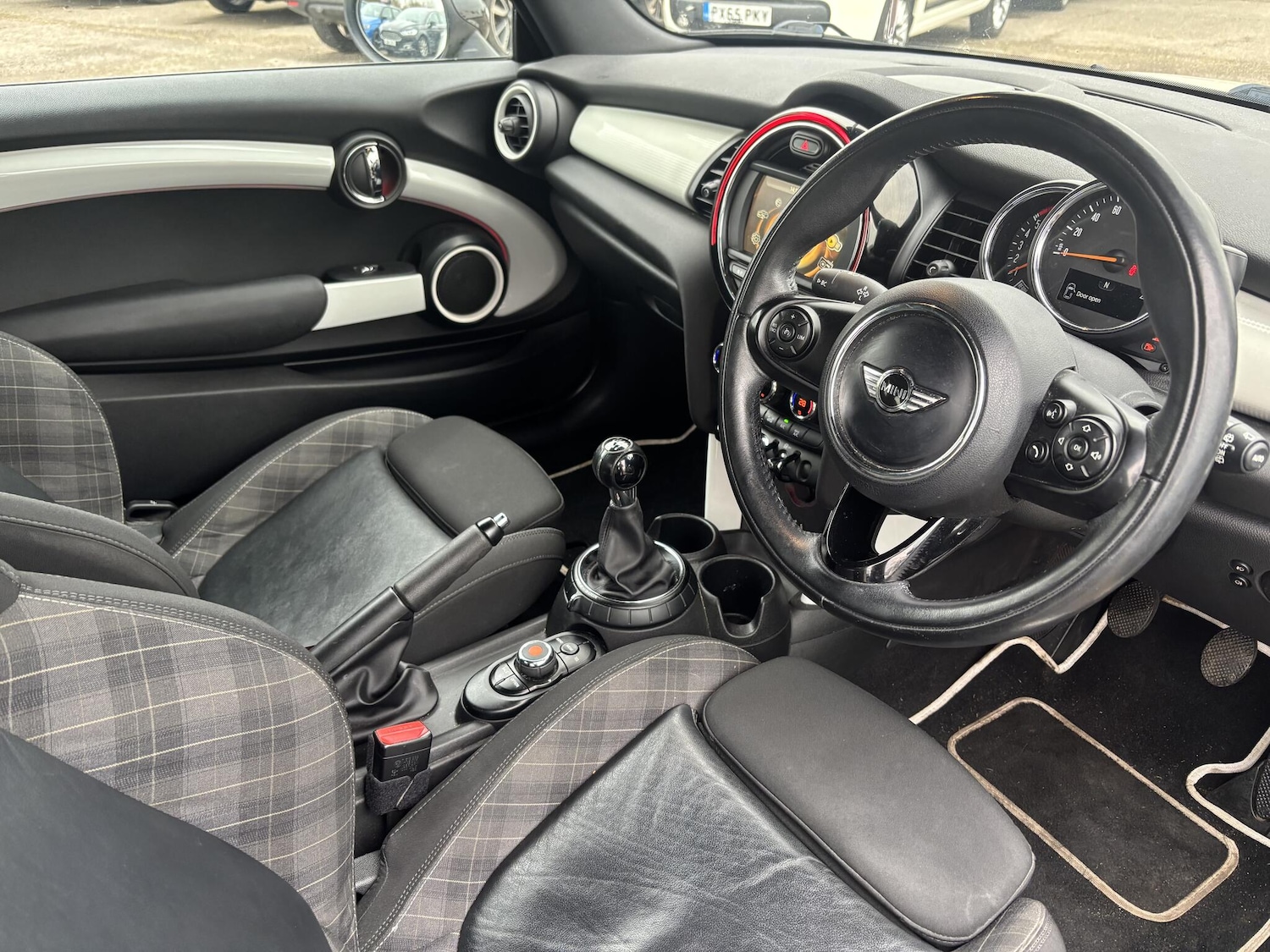 Used MINI Hatch 2015 for sale - 77611756: Photo 2