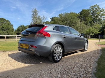 Used Volvo V40 2014 for sale - 79133067: Photo
