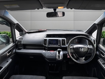 Used Honda Stepwagon 2011 for sale - 77789311: Photo