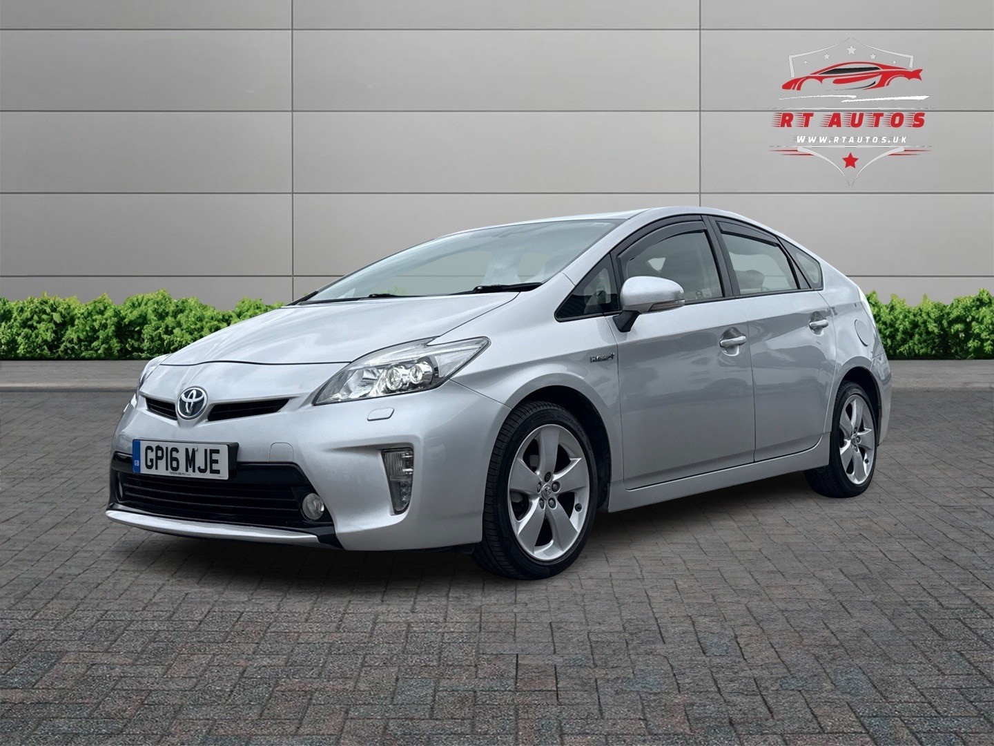 Used Toyota Prius 2016 for sale - 78105916: Photo 2