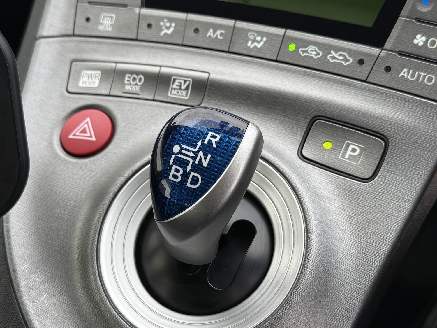 Used Toyota Prius 2016 for sale - 78105916: Photo 40