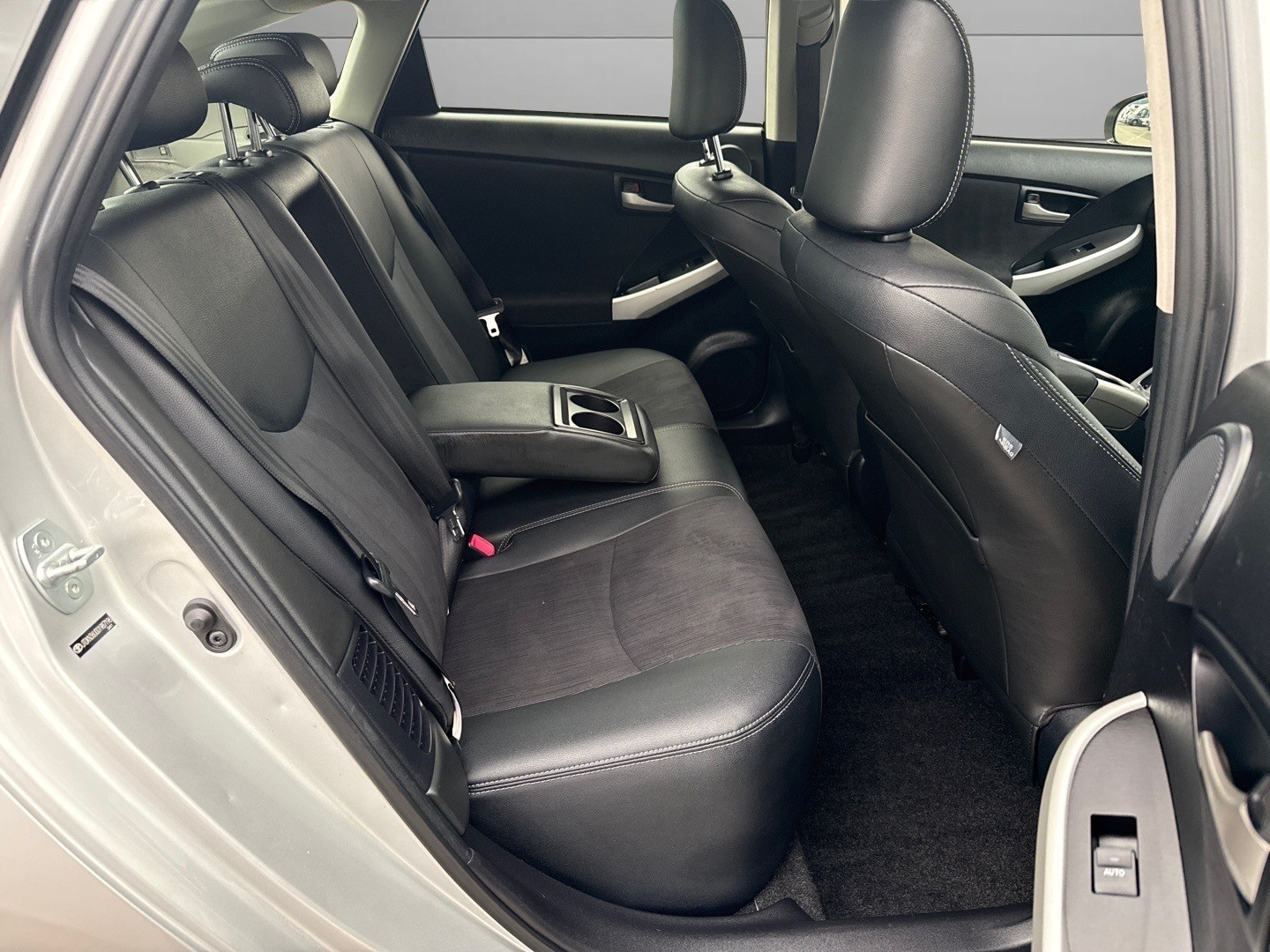 Used Toyota Prius 2016 for sale - 78105916: Photo 6