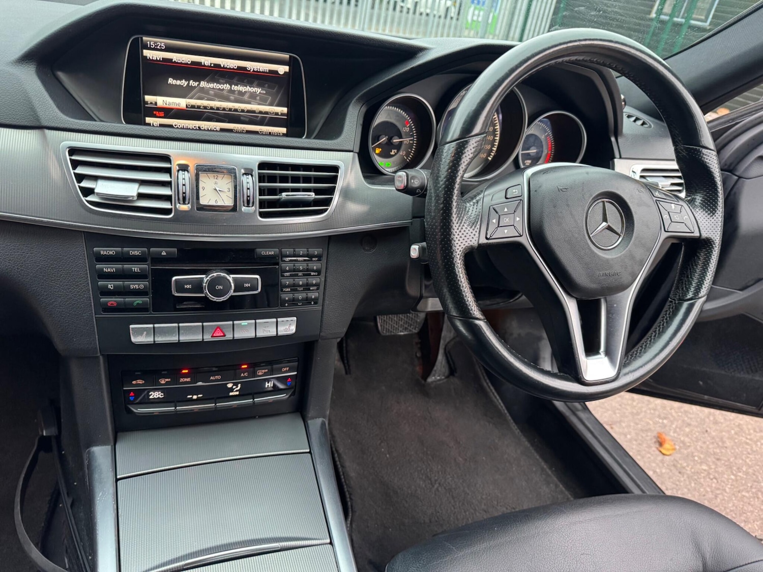 Used Mercedes-Benz E Class 2015 for sale - 76824034: Photo 28