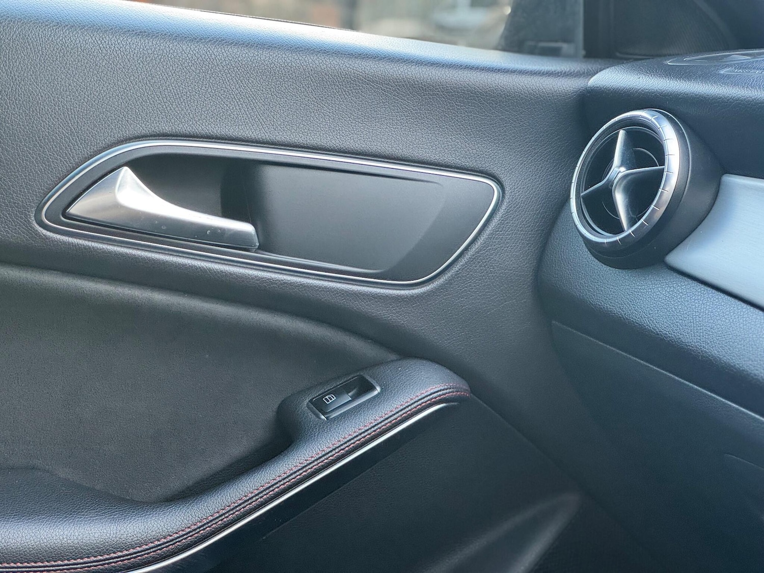 Used Mercedes-Benz CLA 2015 for sale - 76850106: Photo 43