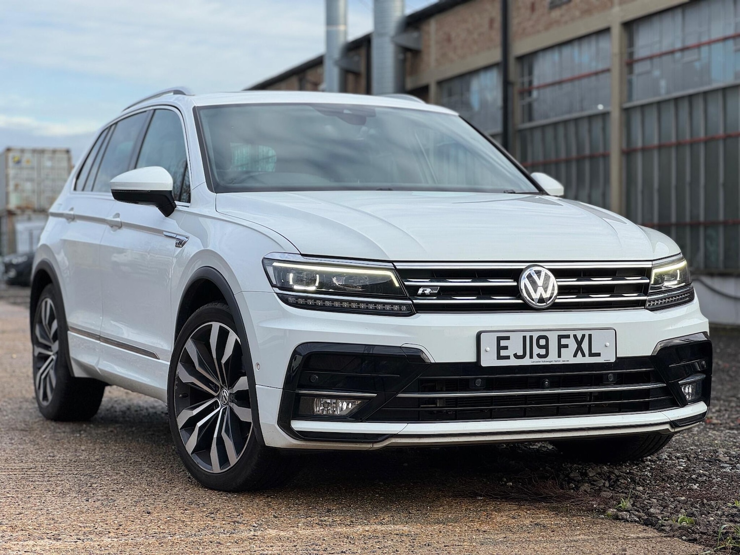 Used Volkswagen Tiguan 2019 for sale - 76825008: Photo 1