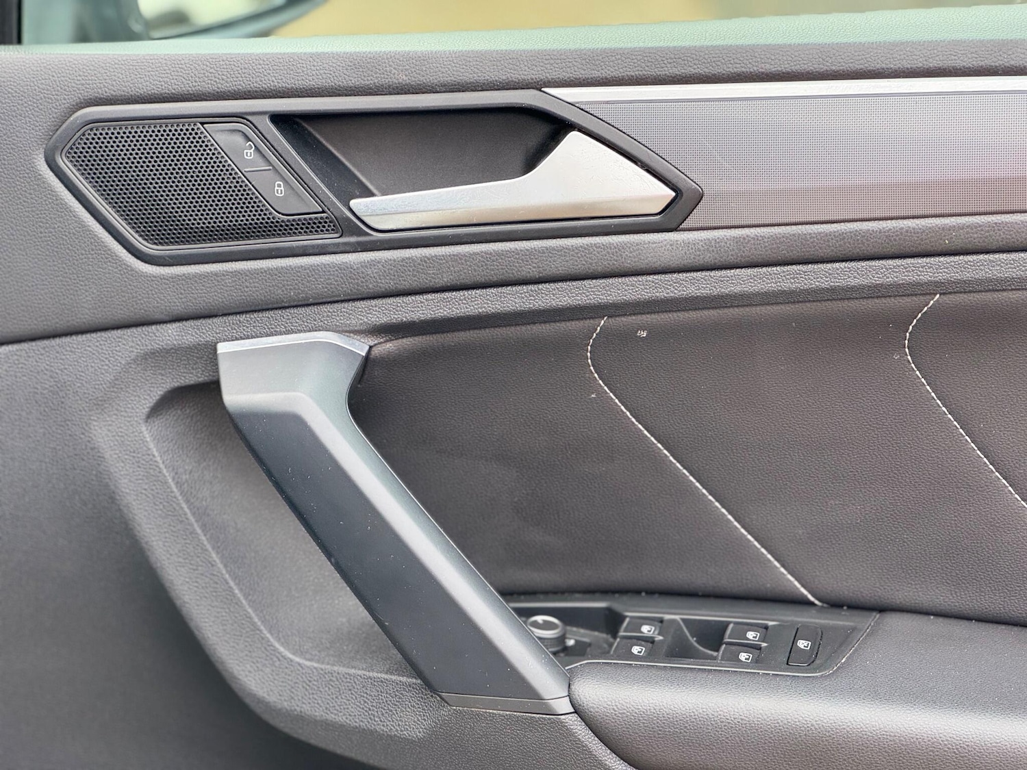 Used Volkswagen Tiguan 2019 for sale - 76825008: Photo 24