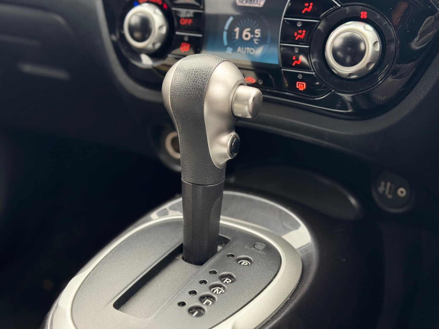 Used Nissan Juke 2018 for sale - 76549152: Photo 32