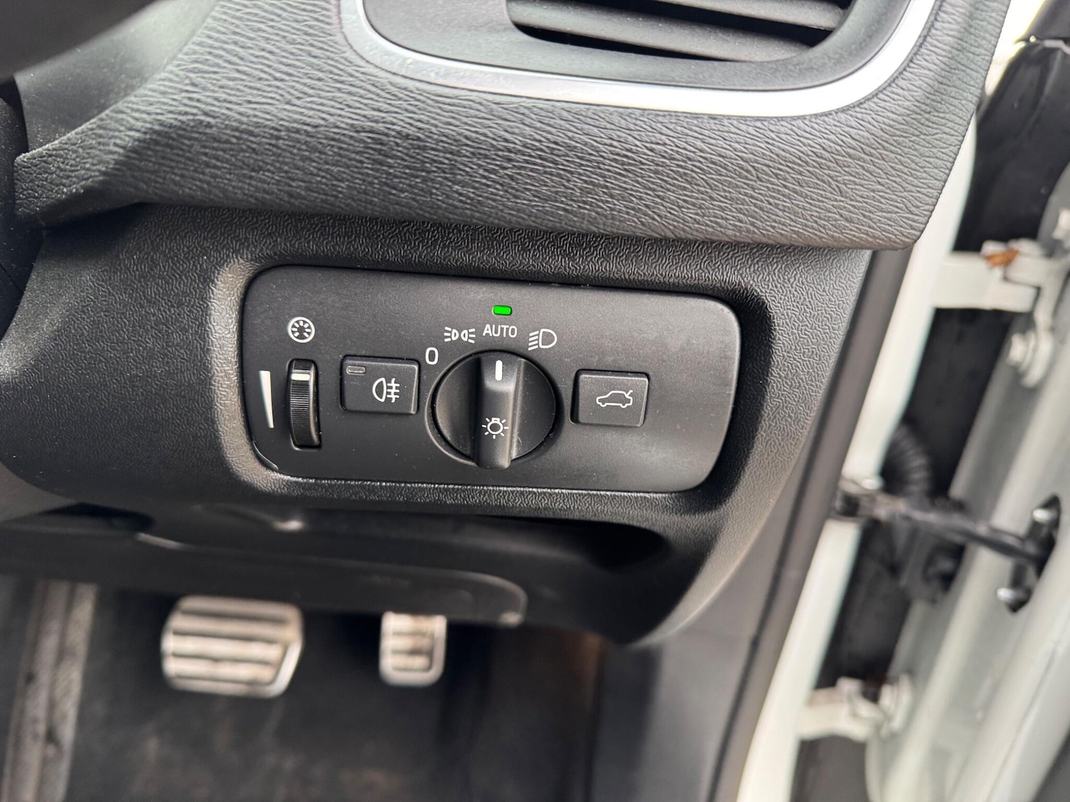 Used Volvo V40 2019 for sale - 76550595: Photo 27