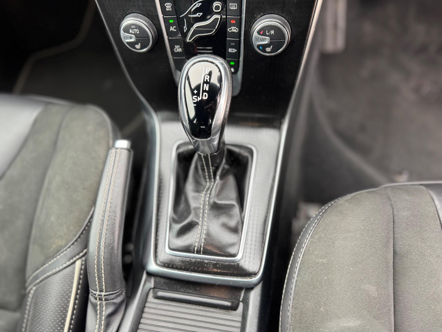 Used Volvo V40 2019 for sale - 76550595: Photo 30