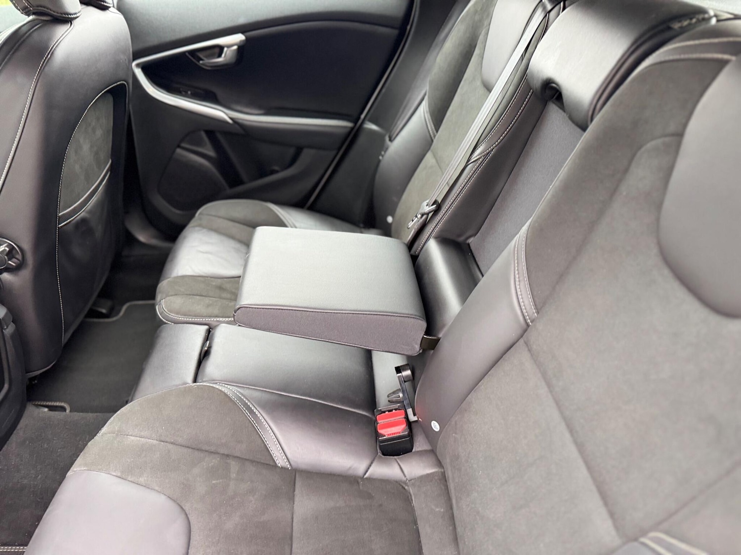 Used Volvo V40 2019 for sale - 76550595: Photo 44