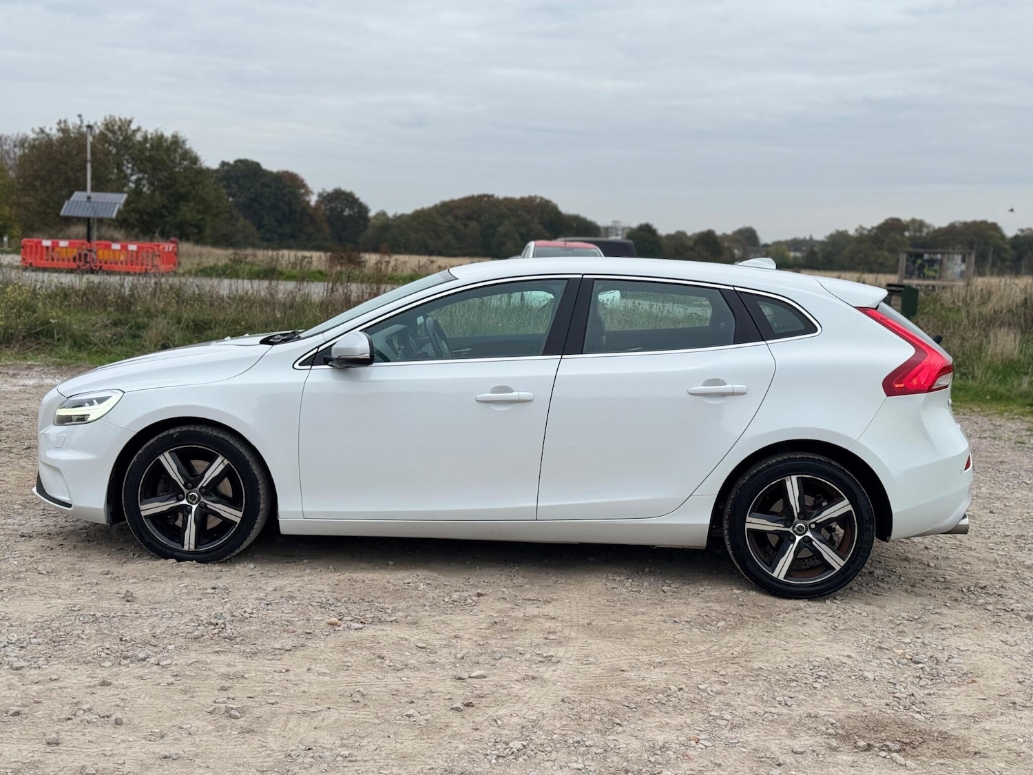 Used Volvo V40 2019 for sale - 76550595: Photo 9