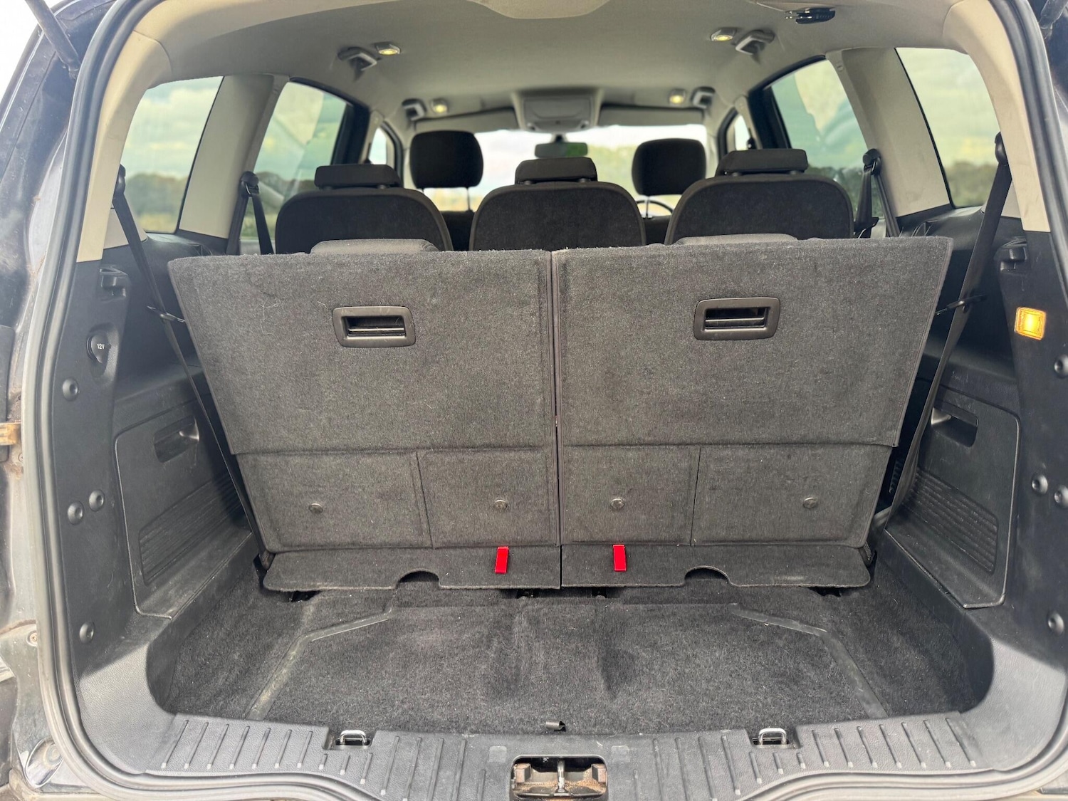 Used Ford S-Max 2011 for sale - 76549332: Photo 11