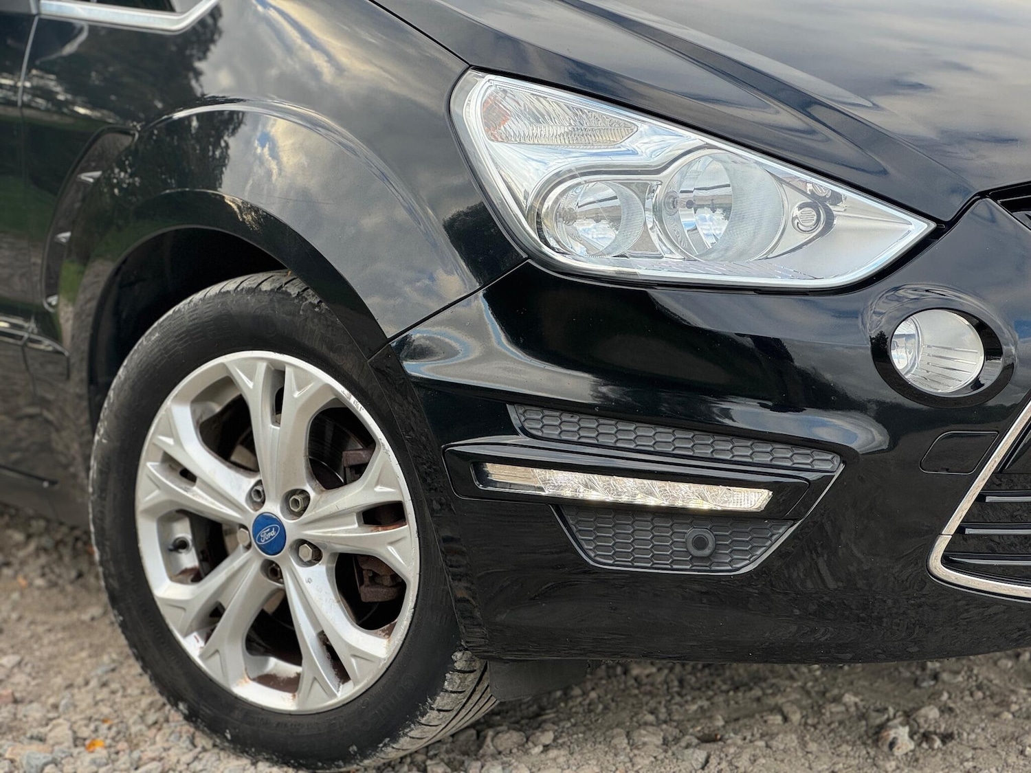 Used Ford S-Max 2011 for sale - 76549332: Photo 2