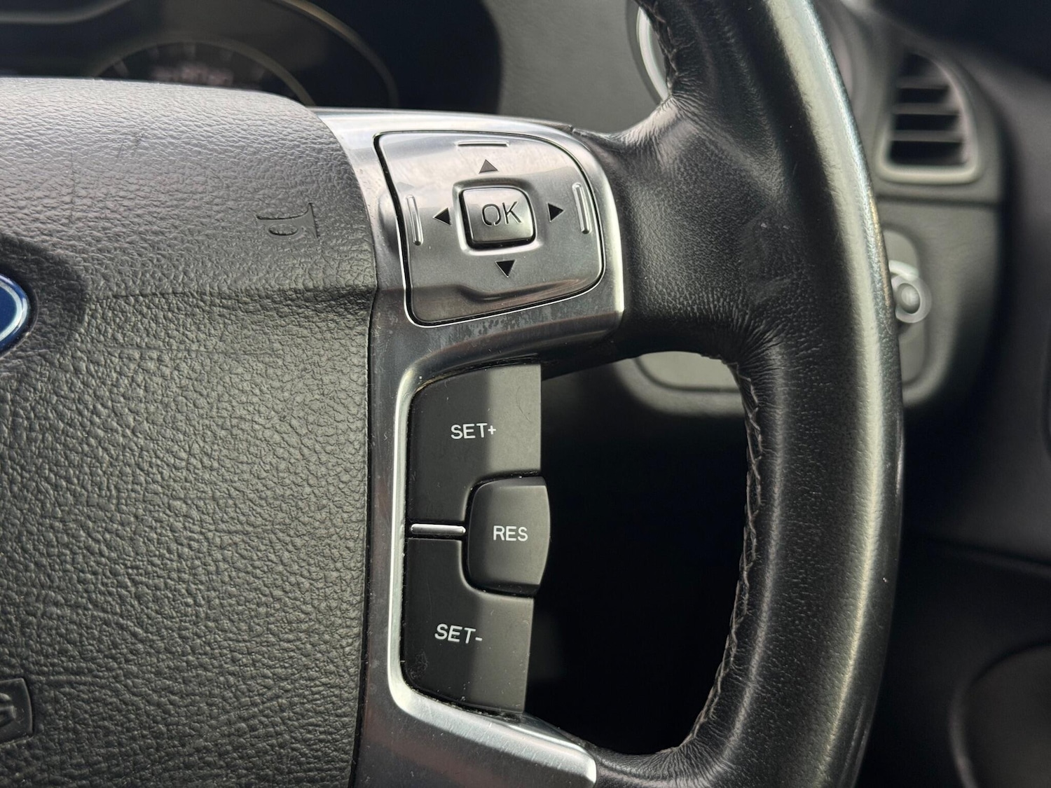 Used Ford S-Max 2011 for sale - 76549332: Photo 24