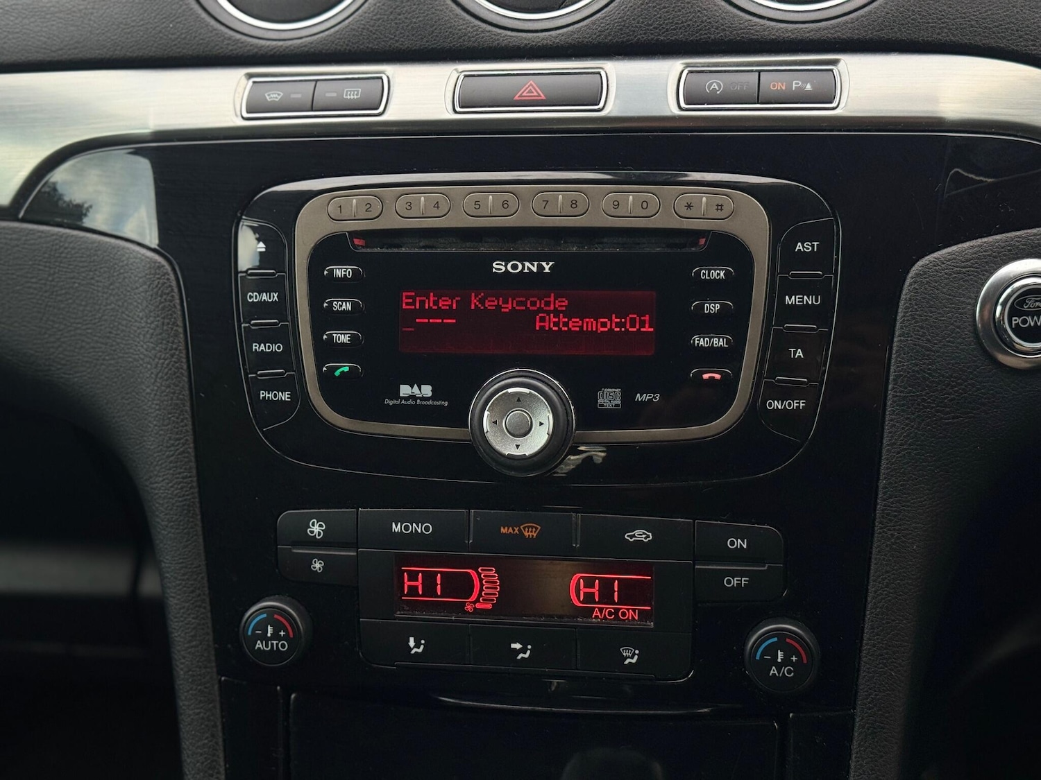 Used Ford S-Max 2011 for sale - 76549332: Photo 28