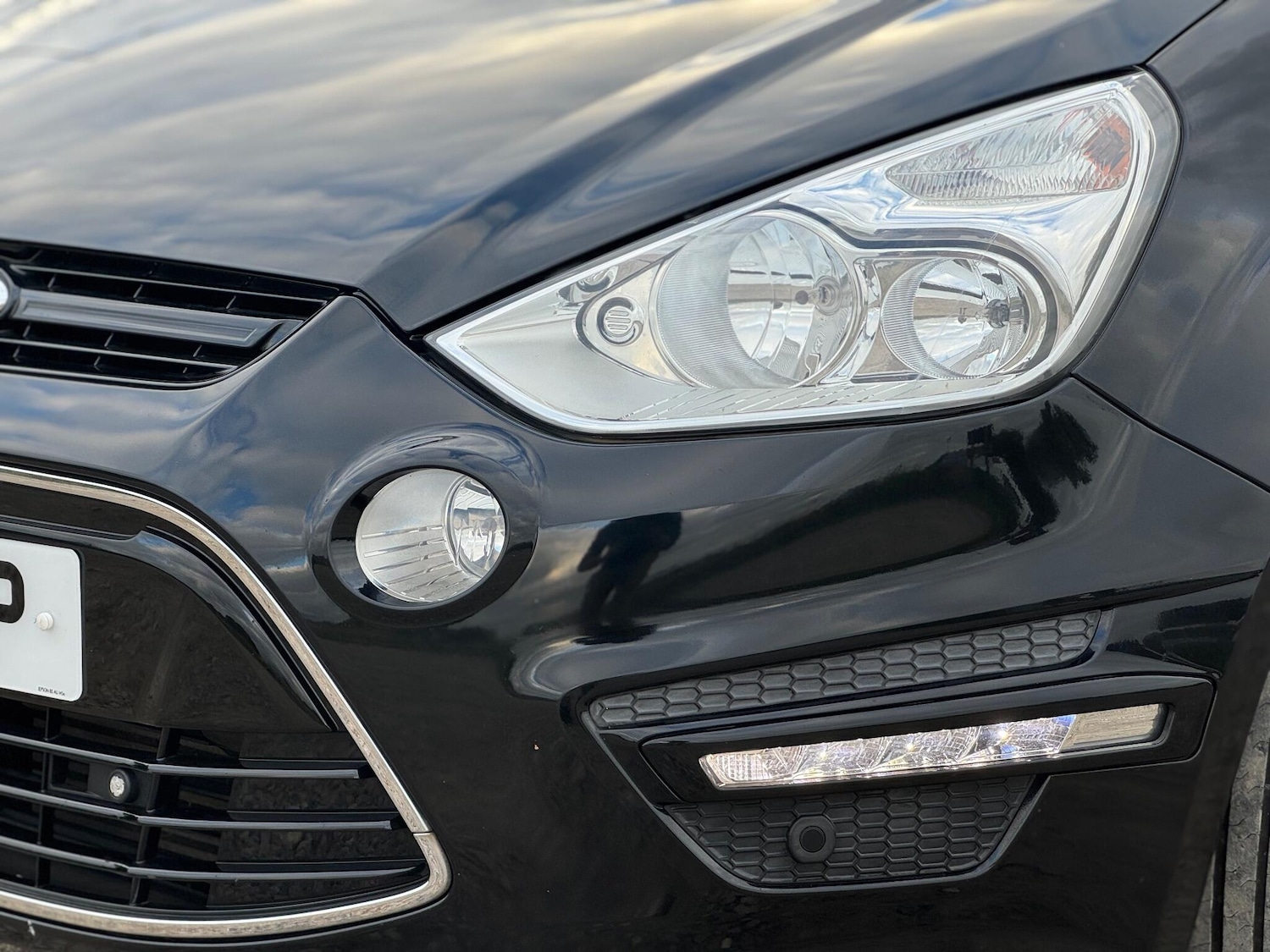 Used Ford S-Max 2011 for sale - 76549332: Photo 3