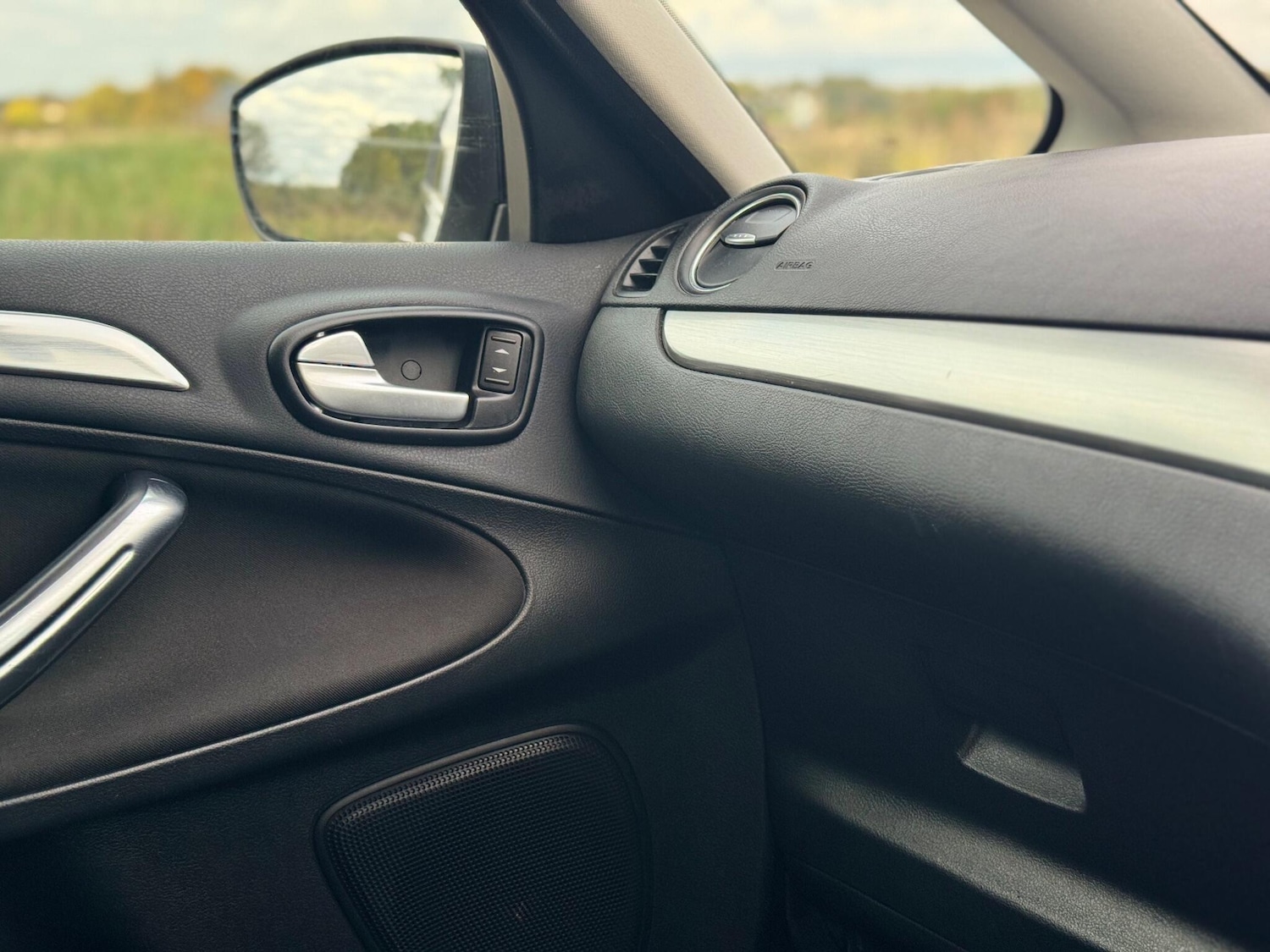 Used Ford S-Max 2011 for sale - 76549332: Photo 30