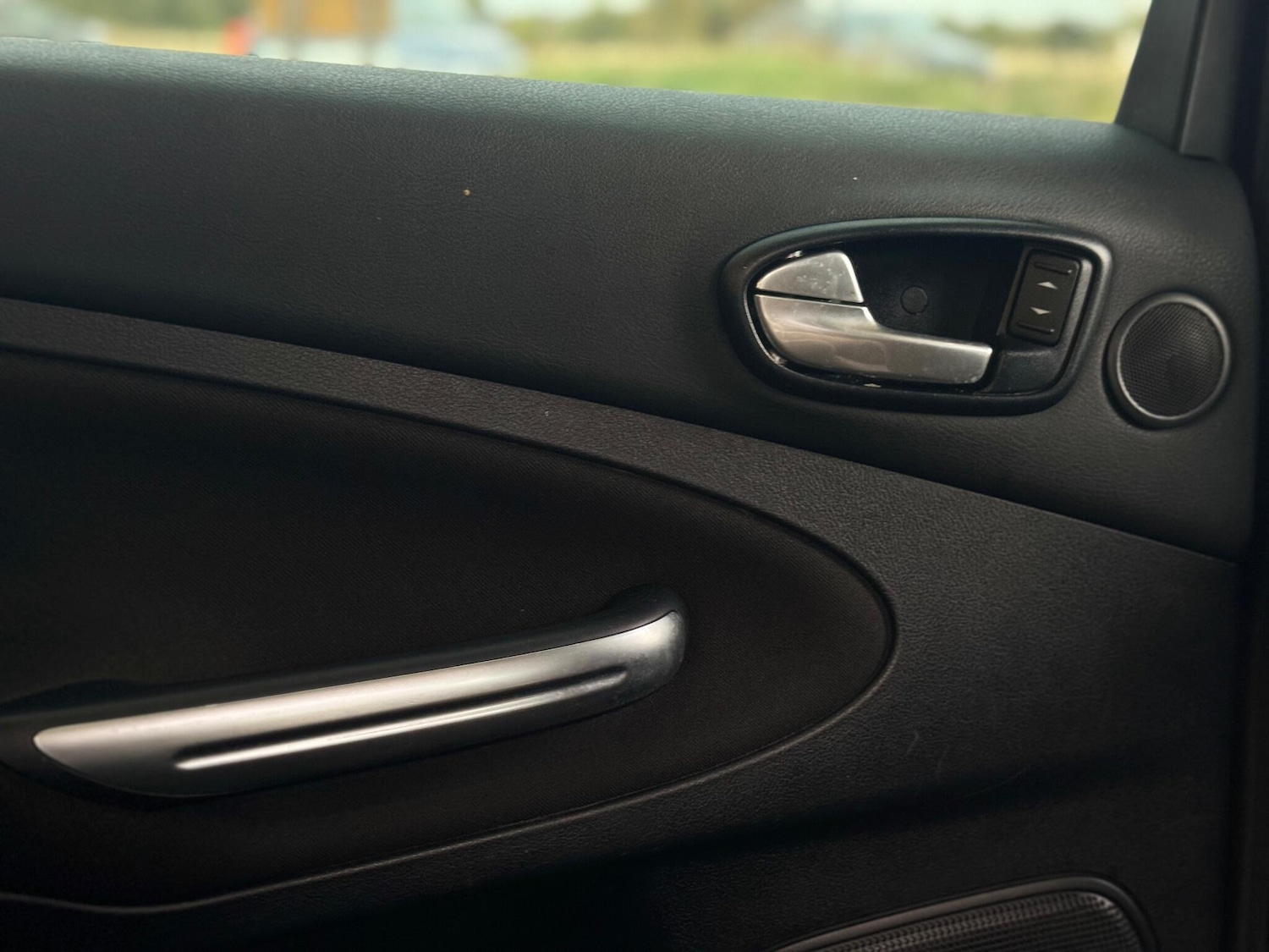 Used Ford S-Max 2011 for sale - 76549332: Photo 38