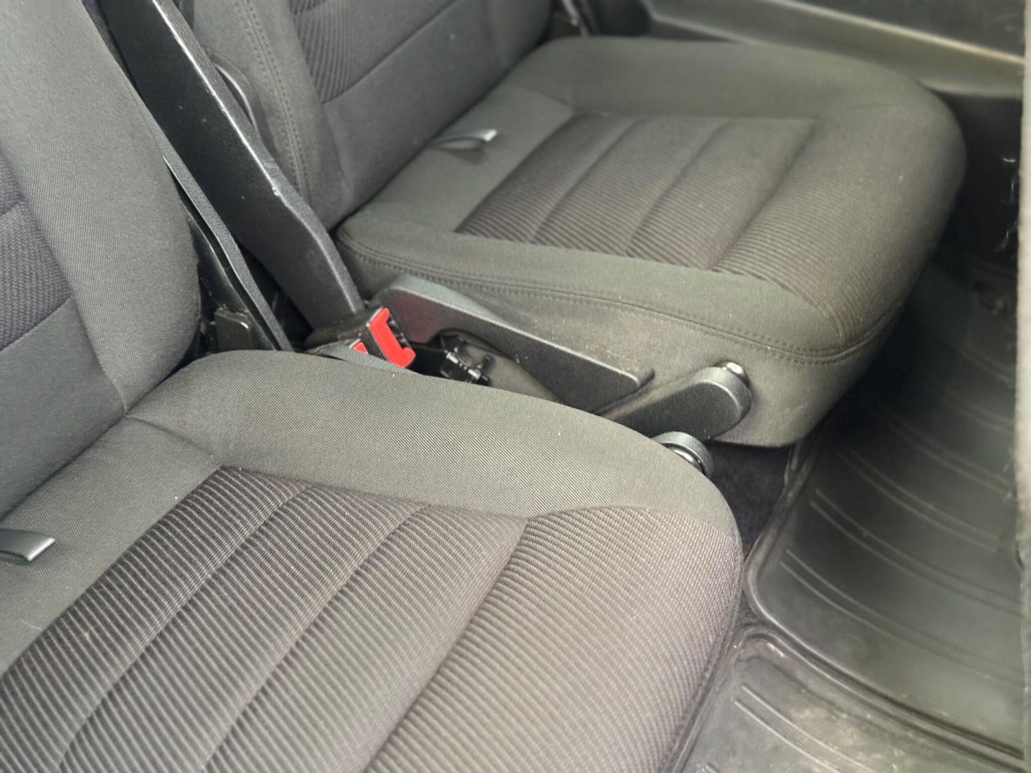 Used Ford S-Max 2011 for sale - 76549332: Photo 39