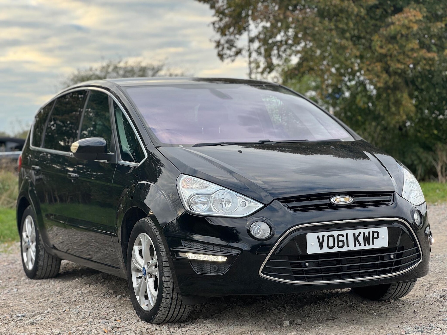 Used Ford S-Max 2011 for sale - 76549332: Photo 4
