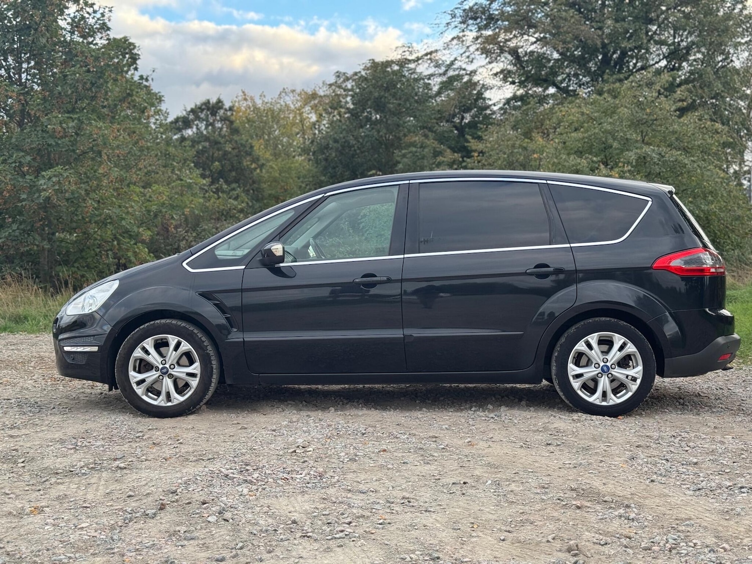 Used Ford S-Max 2011 for sale - 76549332: Photo 5