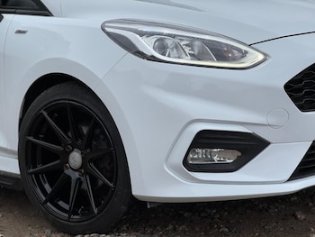 Used Ford Fiesta 2018 for sale - 76997533: Photo