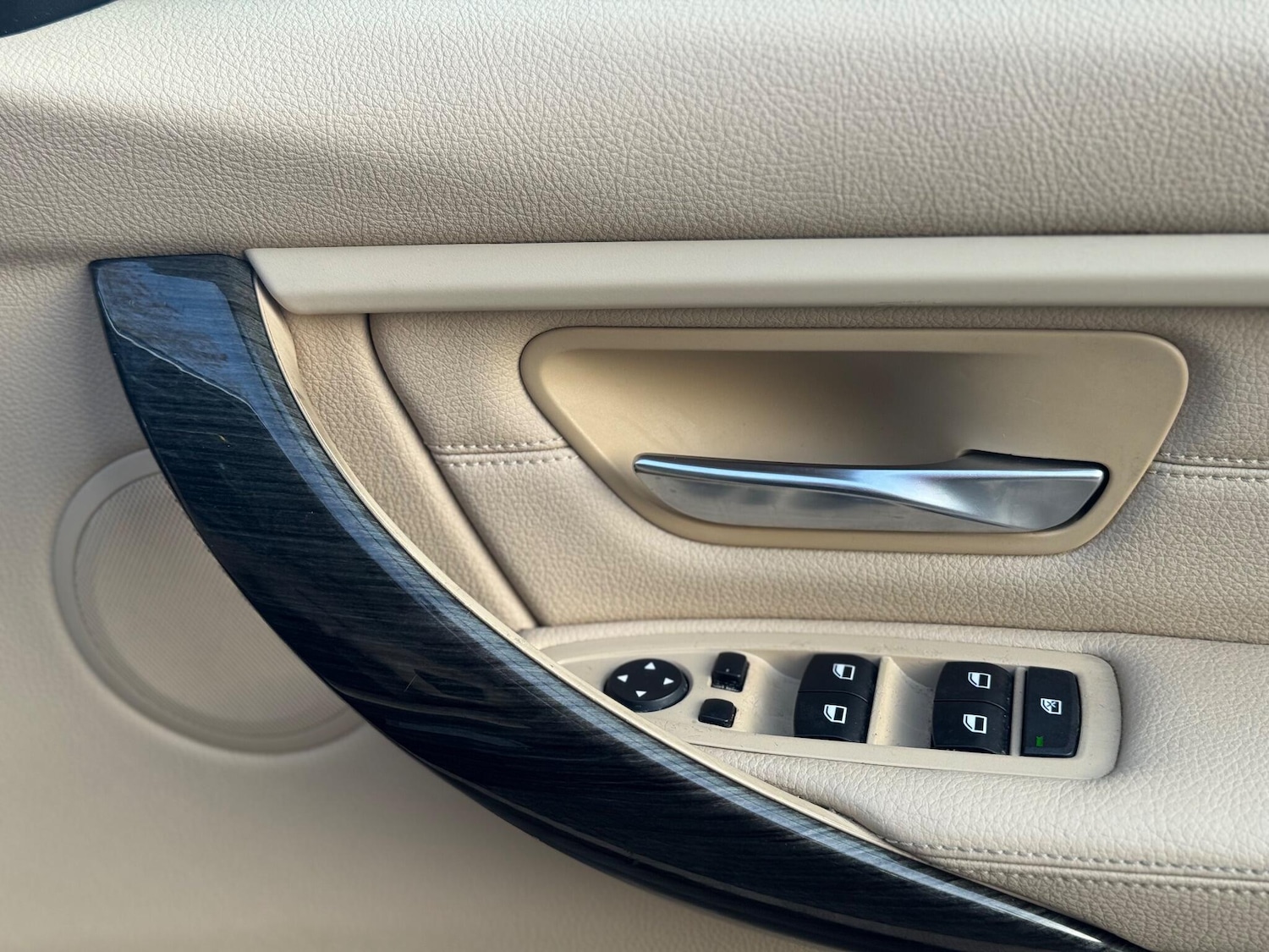 Used BMW 3 Series 2012 for sale - 76935838: Photo 22