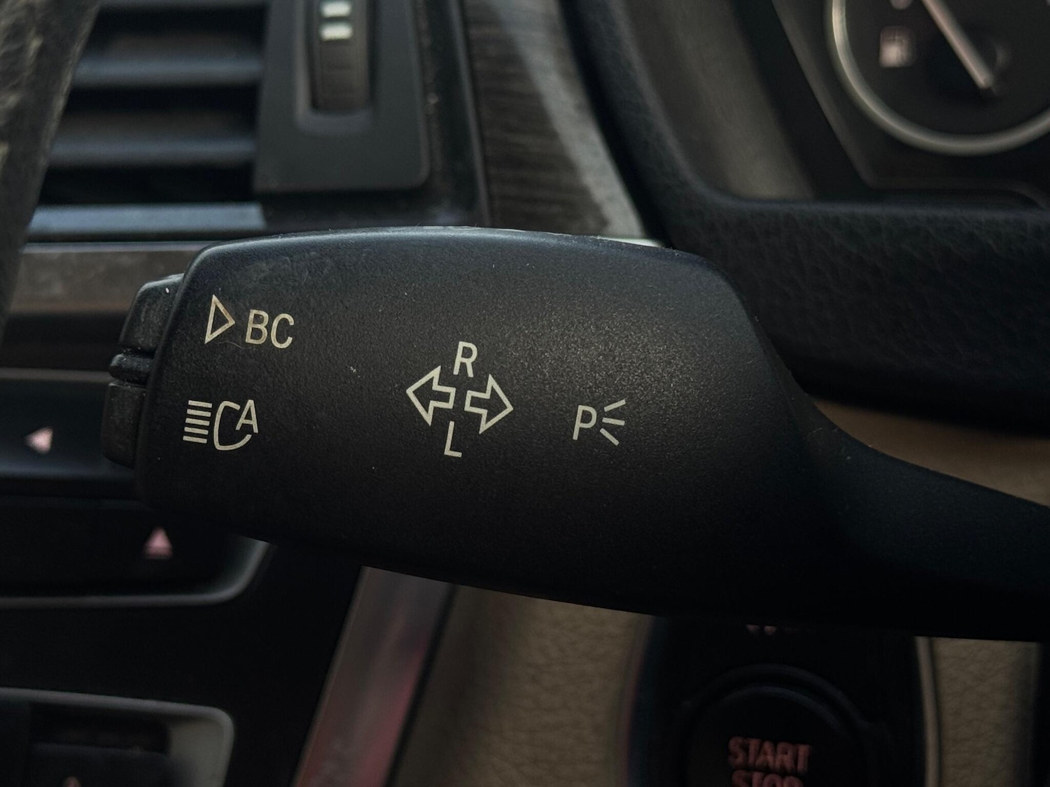 Used BMW 3 Series 2012 for sale - 76935838: Photo 28