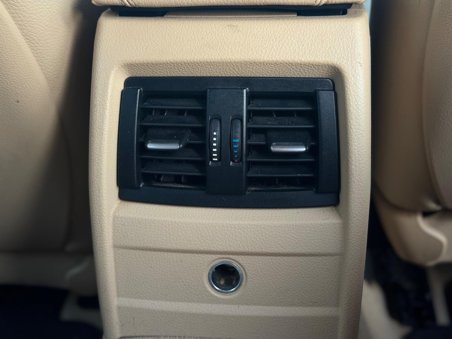 Used BMW 3 Series 2012 for sale - 76935838: Photo 44