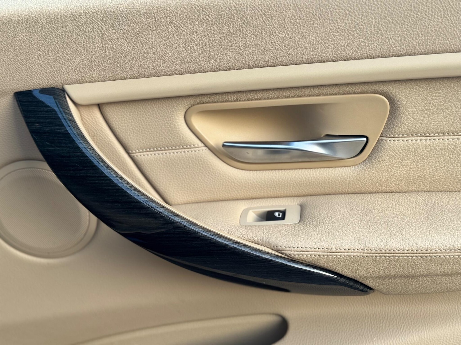 Used BMW 3 Series 2012 for sale - 76935838: Photo 45