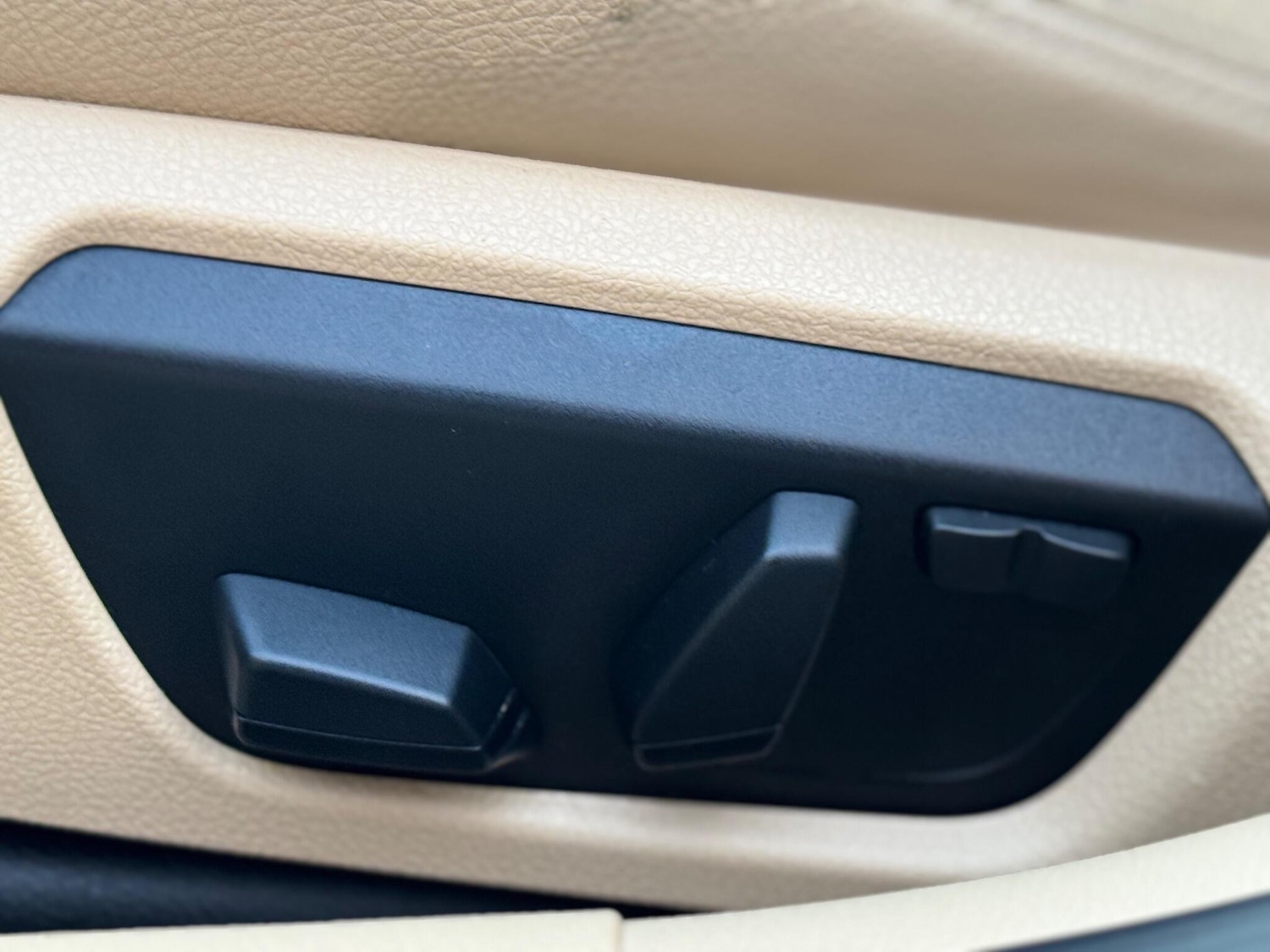 Used BMW 3 Series 2012 for sale - 76935838: Photo 60