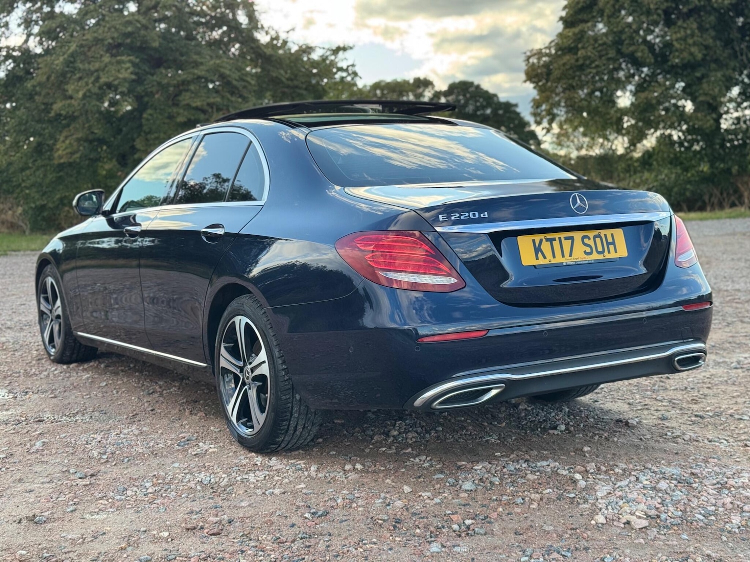 Used Mercedes-Benz E Class 2017 for sale - 76549359: Photo 10