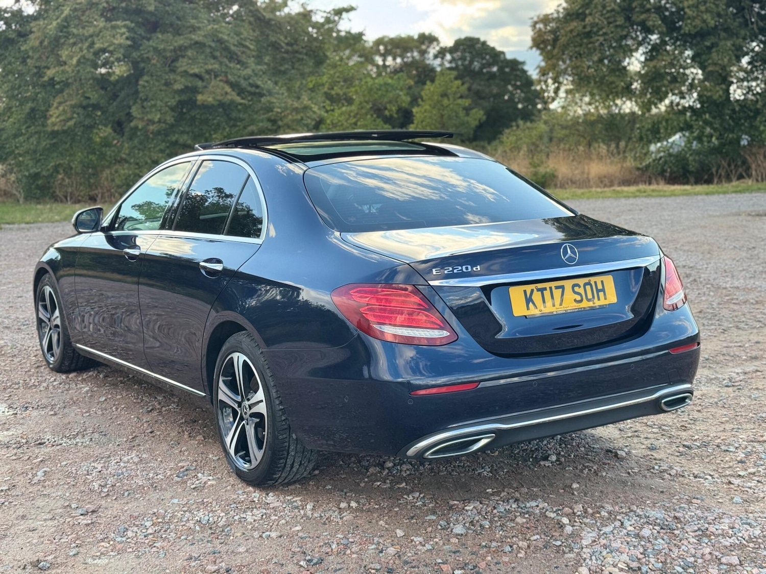 Used Mercedes-Benz E Class 2017 for sale - 76549359: Photo 15