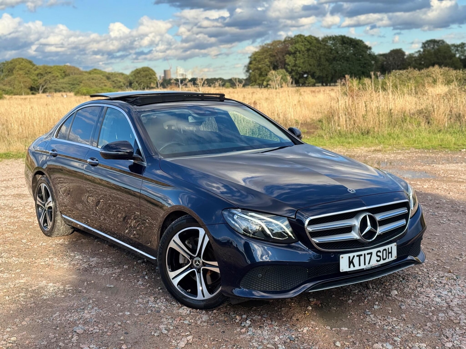 Used Mercedes-Benz E Class 2017 for sale - 76549359: Photo 2