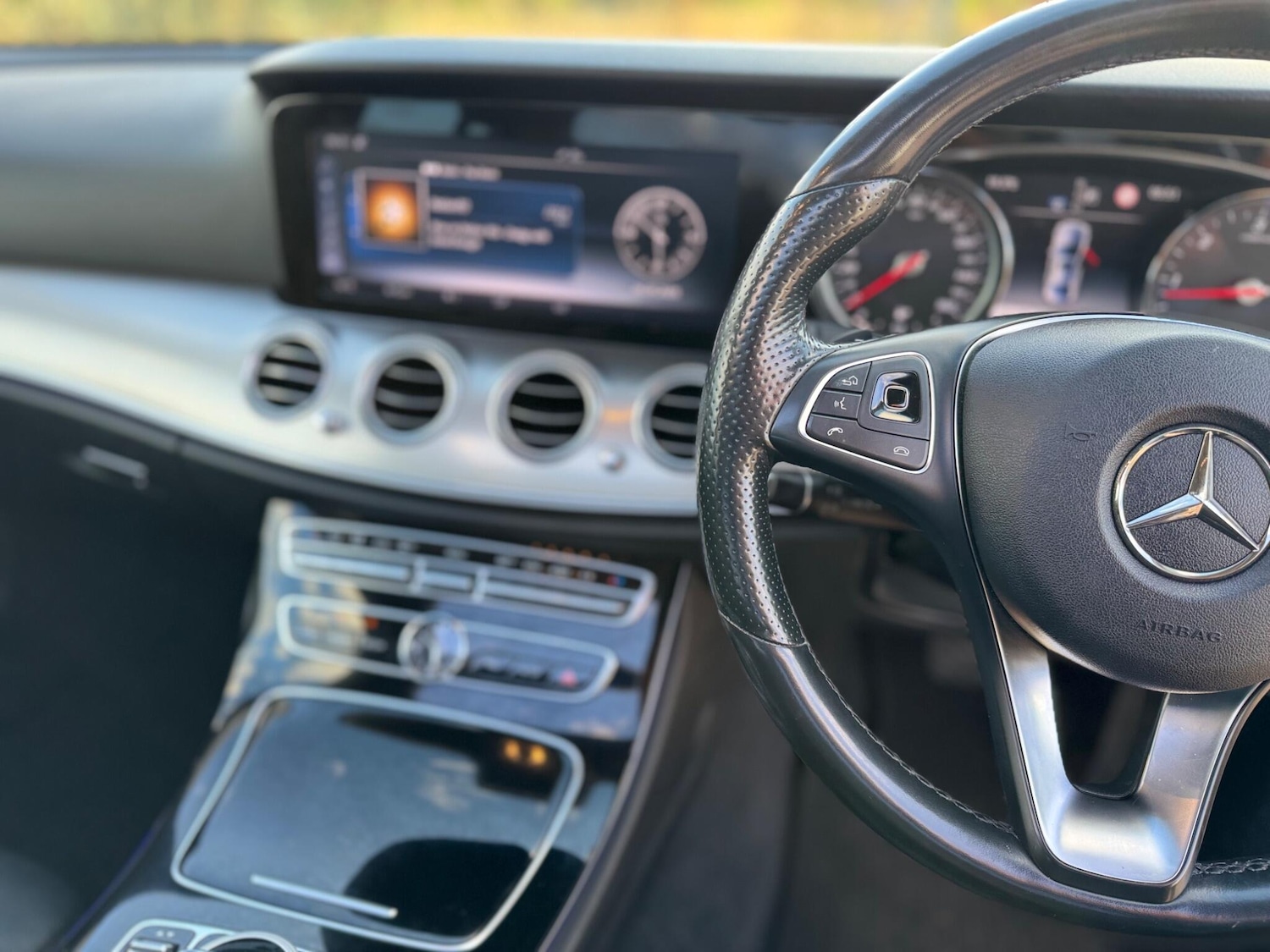 Used Mercedes-Benz E Class 2017 for sale - 76549359: Photo 30