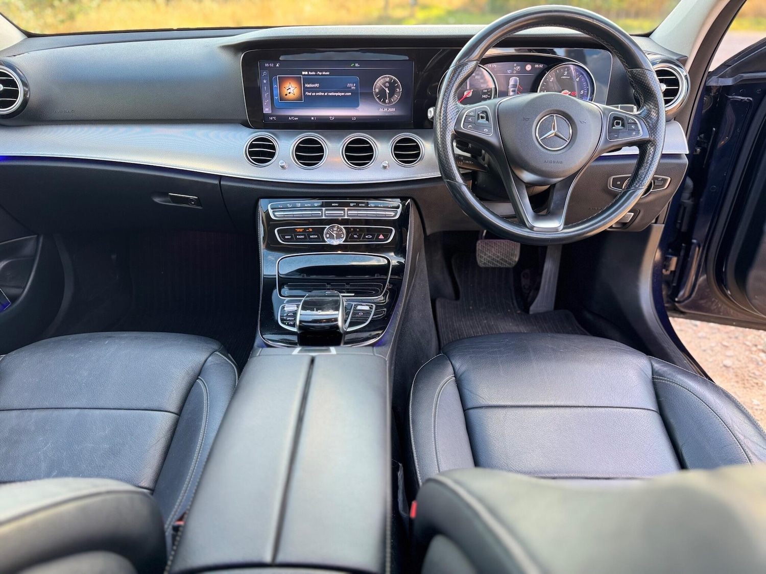 Used Mercedes-Benz E Class 2017 for sale - 76549359: Photo 31