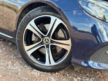 Used Mercedes-Benz E Class 2017 for sale - 76549359: Photo