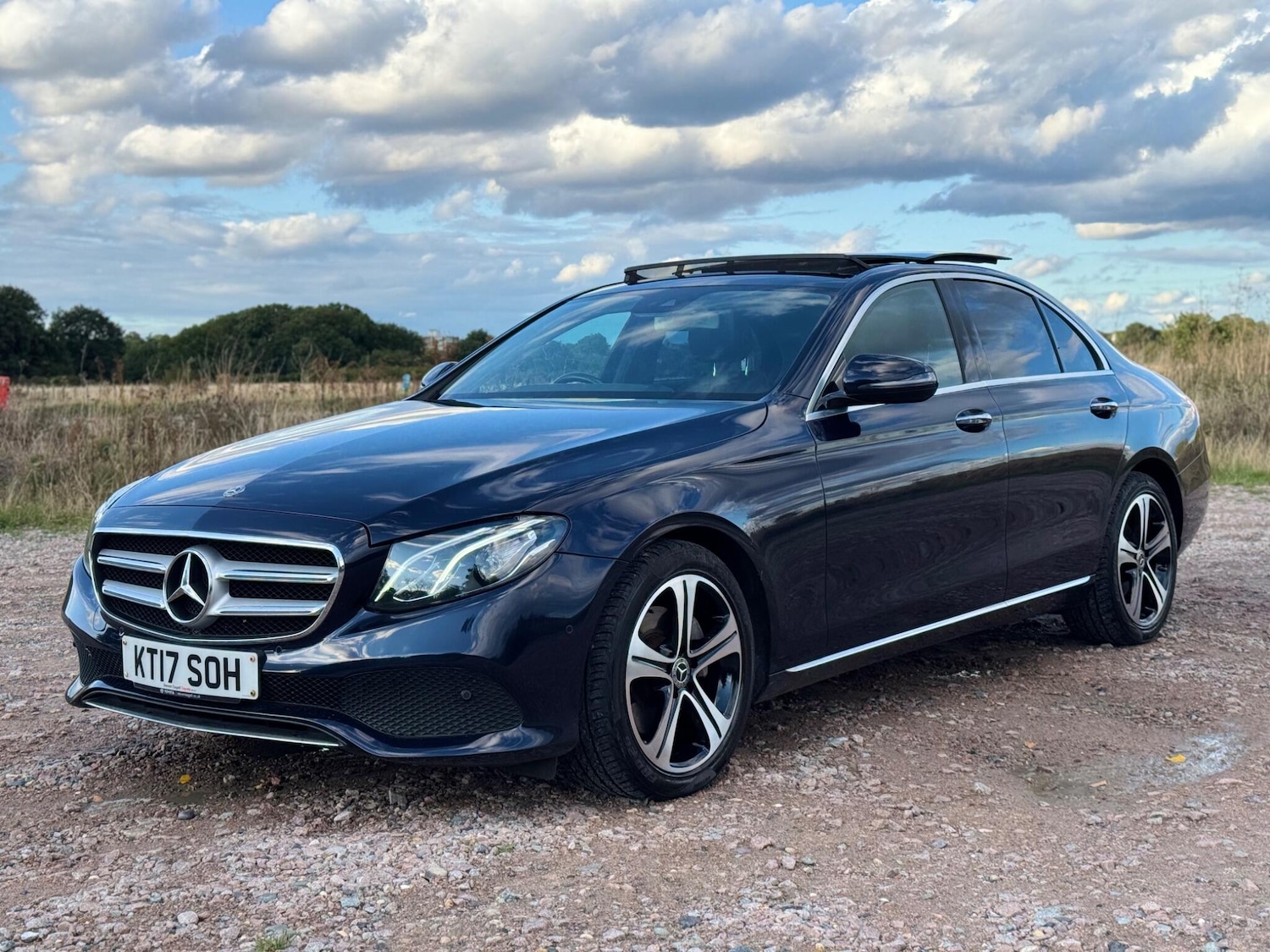 Used Mercedes-Benz E Class 2017 for sale - 76549359: Photo 9