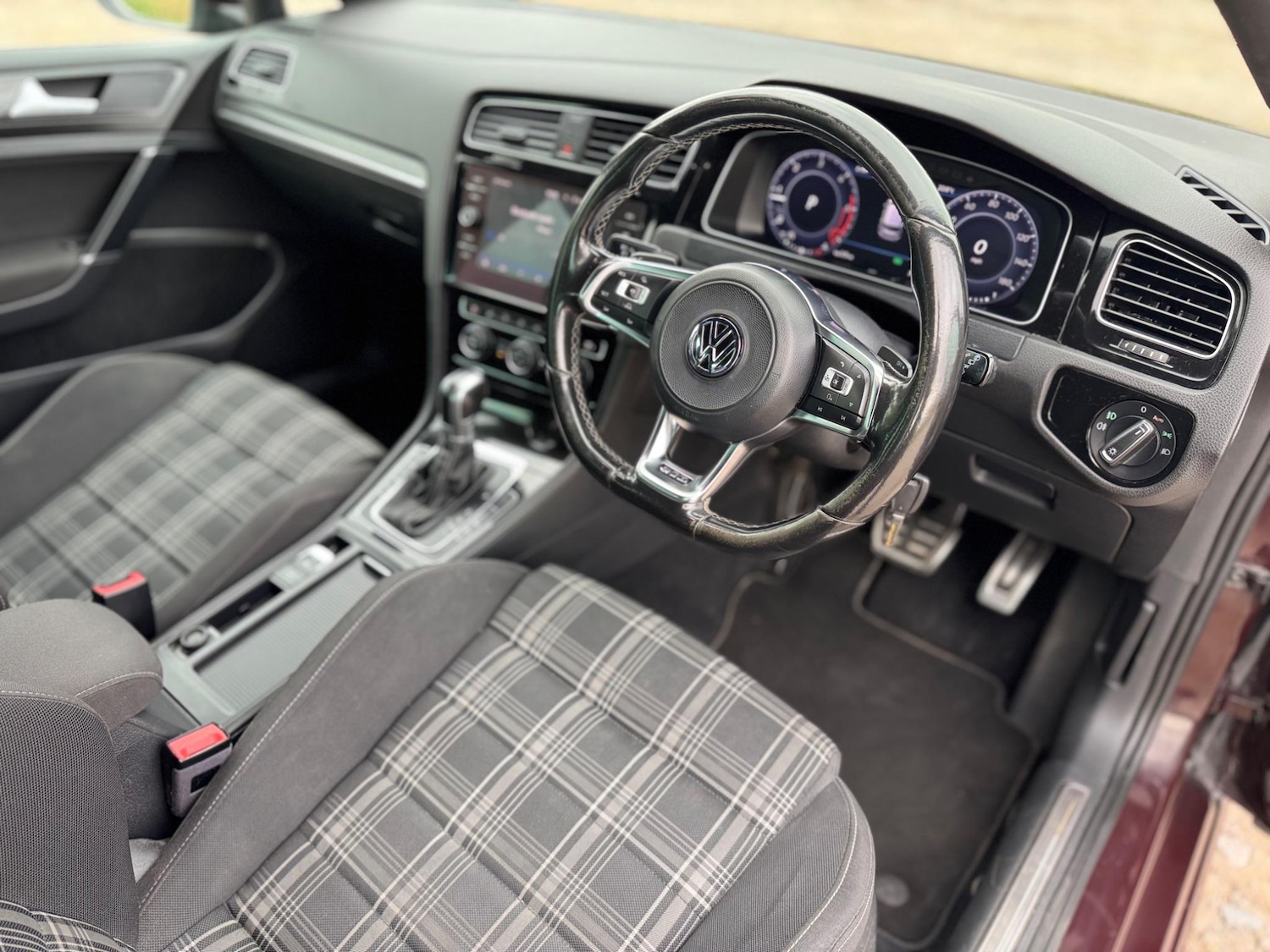 Used Volkswagen Golf 2017 for sale - 76550559: Photo 28