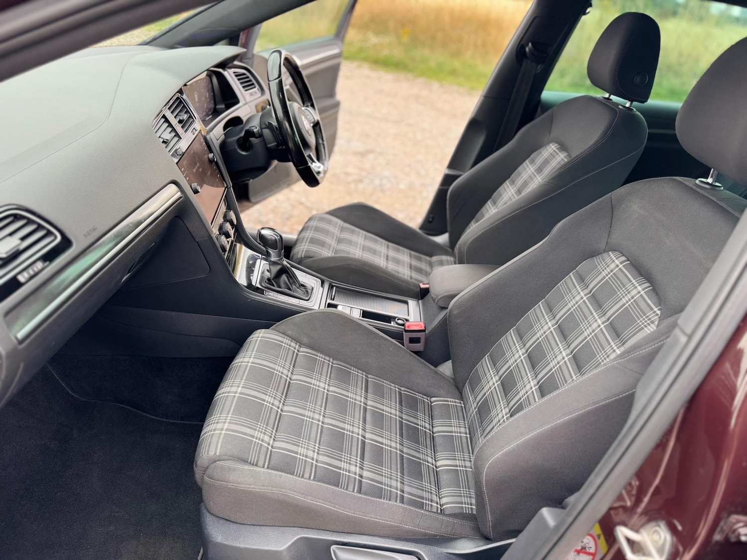 Used Volkswagen Golf 2017 for sale - 76550559: Photo 43