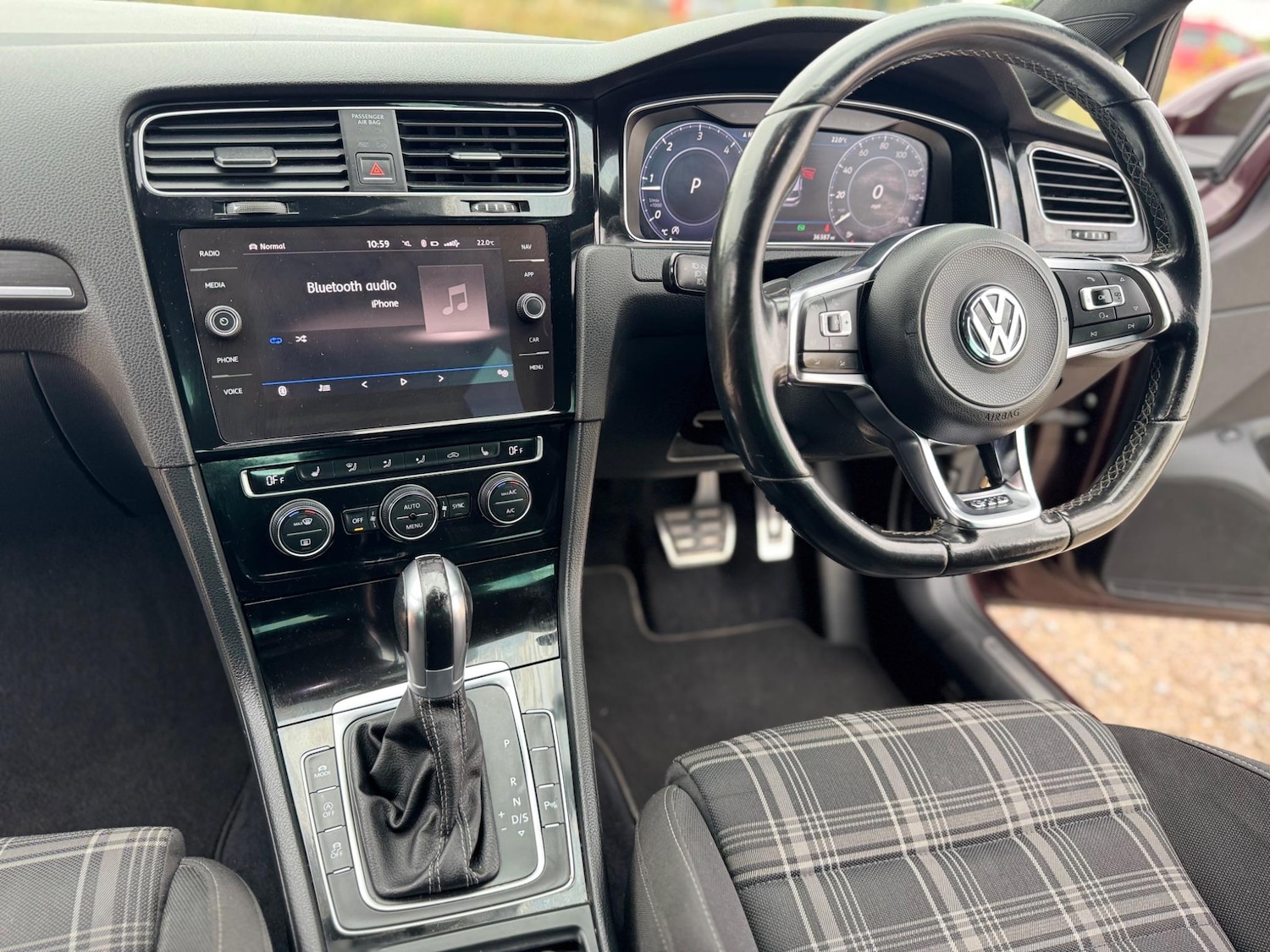 Used Volkswagen Golf 2017 for sale - 76550559: Photo 46