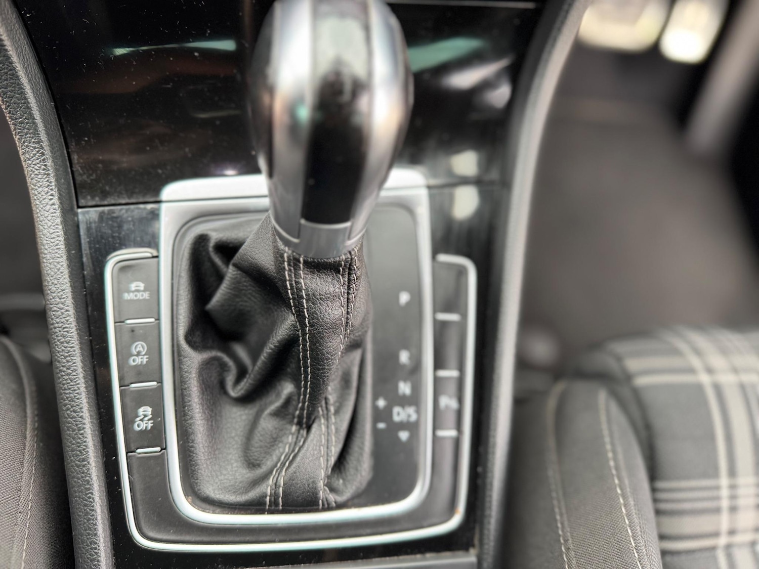 Used Volkswagen Golf 2017 for sale - 76550559: Photo 48